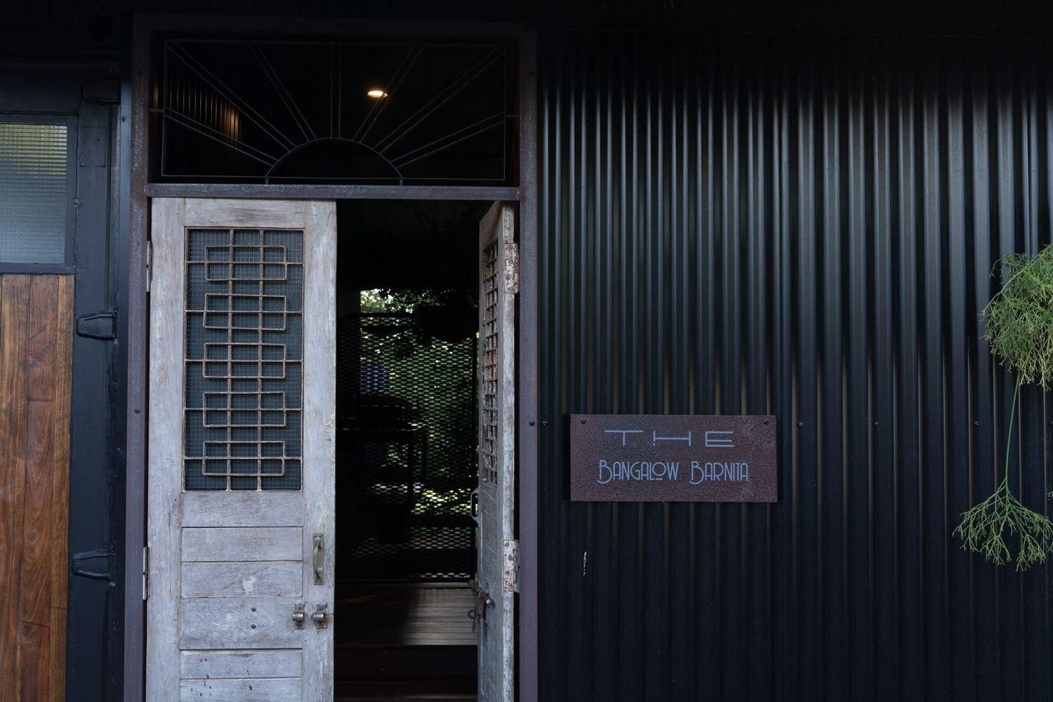 the barnita's antique doors